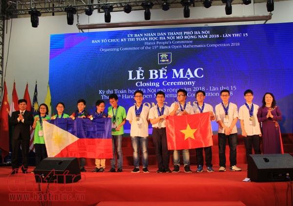 Đội Việt Nam 1 và Philippin vô địch Kỳ thi Toán học Hà Nội mở rộng 2018 ảnh 1